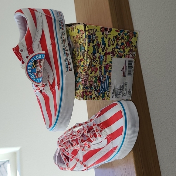 Vans Where's Waldo Sneakers - Picture 1 of 5